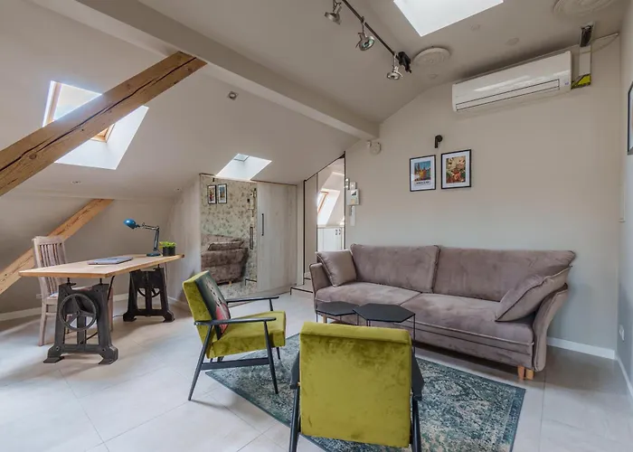 Golden Rooftop Apartment-oldtown Apartment *