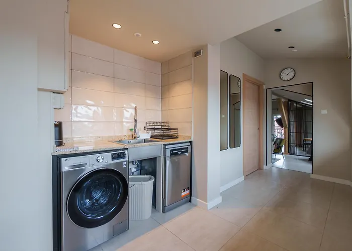 Golden Rooftop Apartment-oldtown Apartment