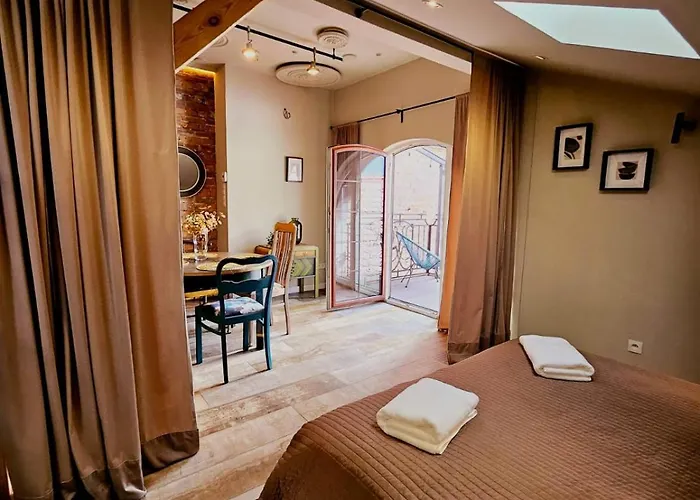 Golden Rooftop Apartment-oldtown Apartment *