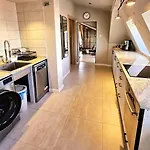 شقة Golden Rooftop Apartment-oldtown