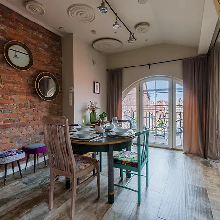Golden Rooftop Apartment-oldtown Apartment *