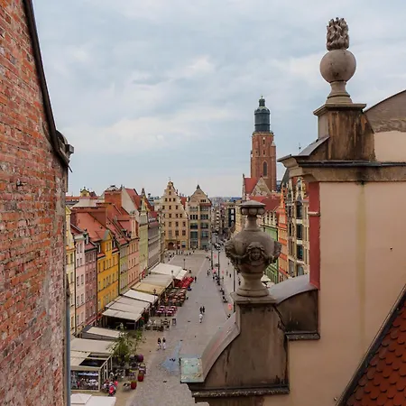 Golden Rooftop Apartment-oldtown